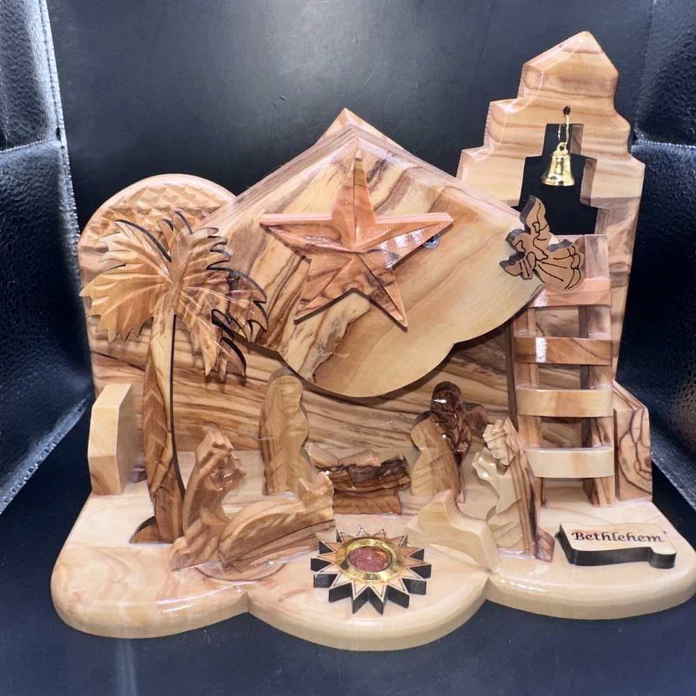EUC Bethlehem Holy Land Olive Wood Musical Nativity Scene Christmas